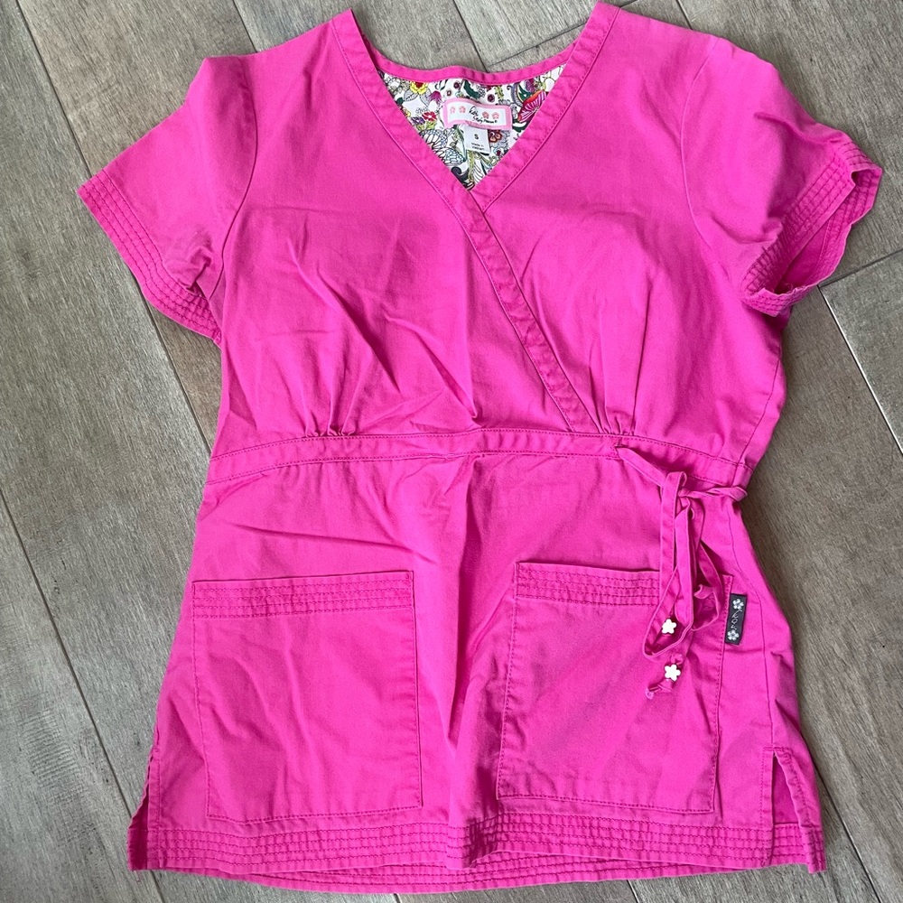 Size small koi scrub set